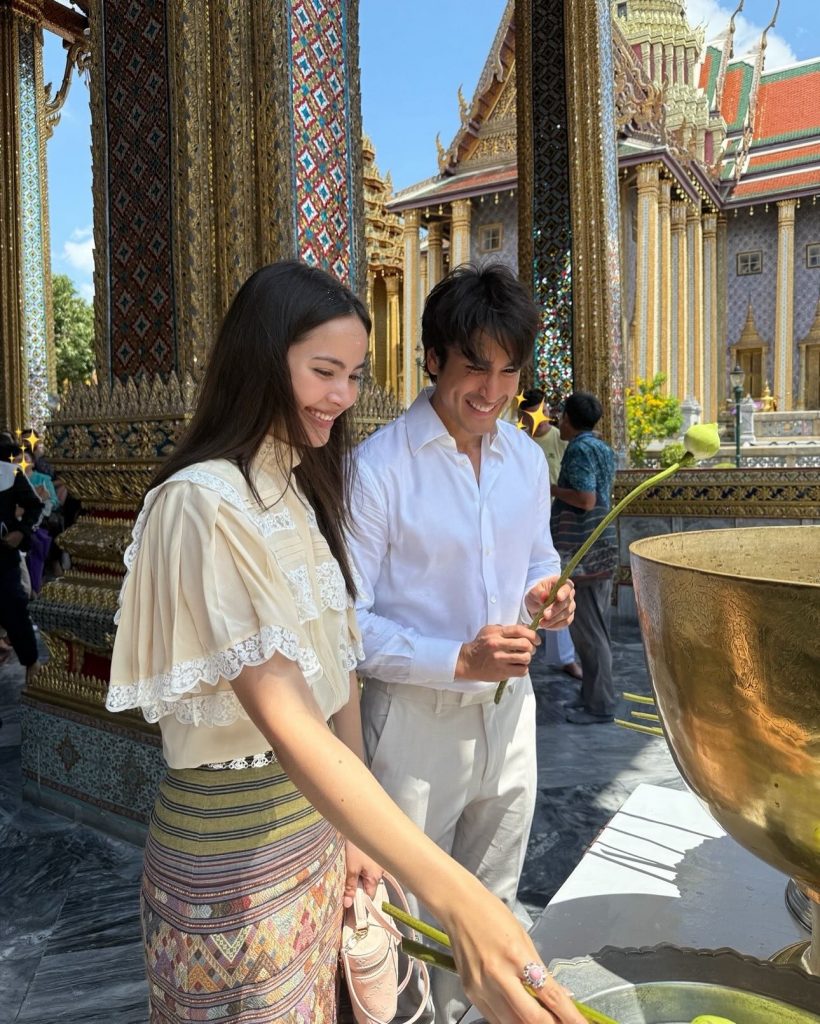 ส่องๆ ณเดชน์ญาญ่า สักการะพระแก้วมรกต ทำบุญแบบใดให้เหมือนงานแต่ง