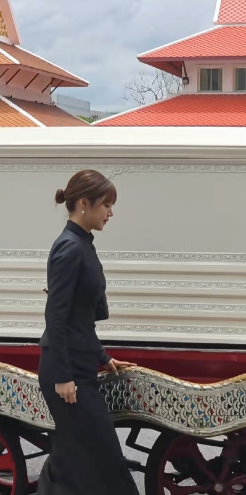 ชื่นชมครอบครัวนีระสิงห์ สอนลูกสาวดีมาก หลังเห็นภาพนี้ของเฟย์