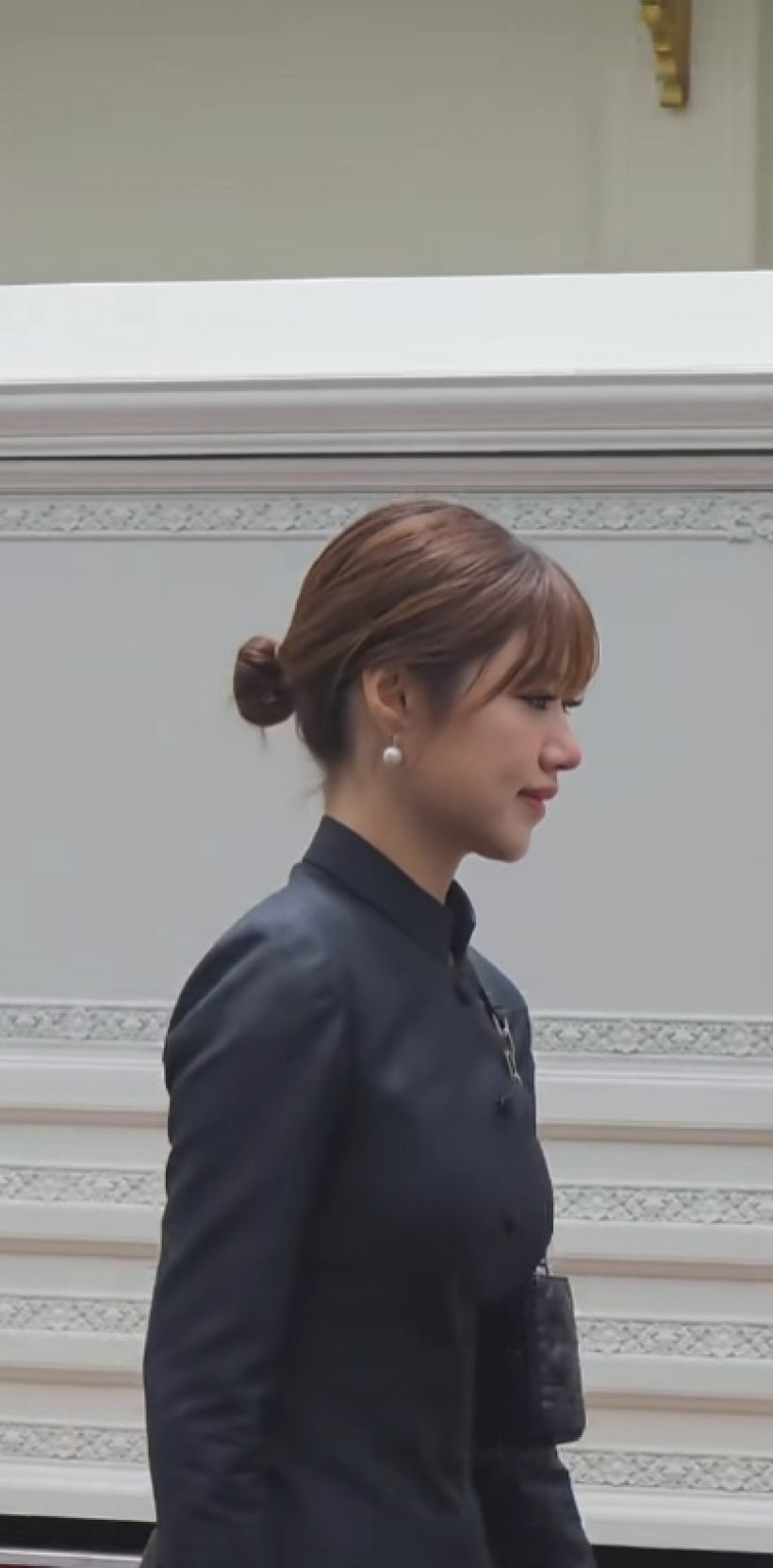 ชื่นชมครอบครัวนีระสิงห์ สอนลูกสาวดีมาก หลังเห็นภาพนี้ของเฟย์