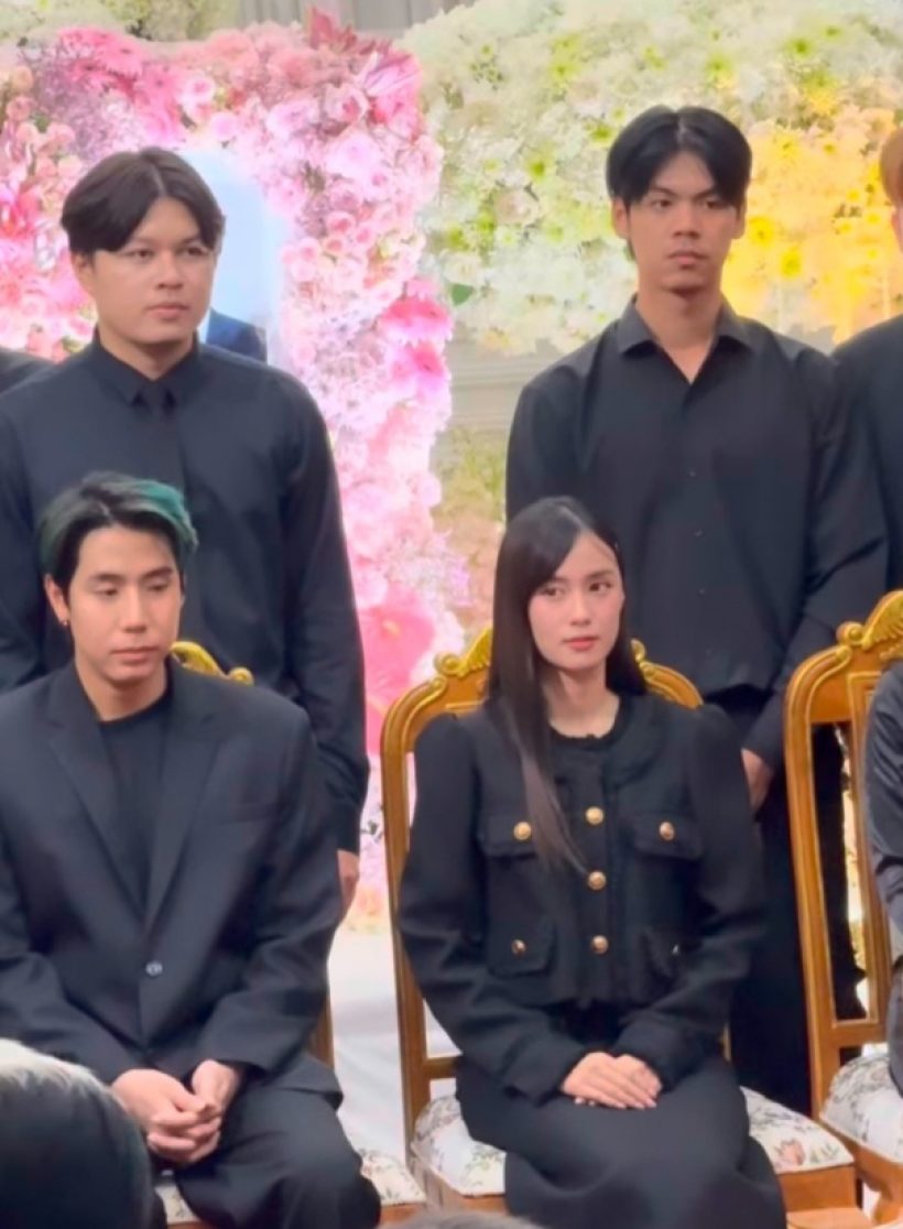 ภาพเดียวแฟนคลับซึ้ง! สไปร์ทยืนคุย เก๋ไก๋-อาบี มิตรภาพยังงดงาม