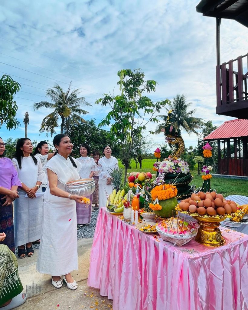 วันมงคล! ณเดชน์ ทำบุญขึ้นบ้านใหม่ที่ขอนแก่นเรียบง่ายน่าอยู่