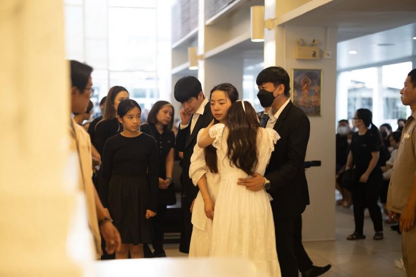 พี่สาวนนกุล โพสต์วันเกิดคุณแม่ พร้อมภาพจุกอกนาทีสูญเสีย