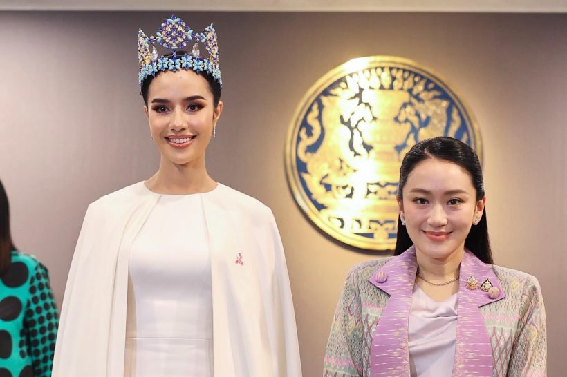 โอปอล สุชาตา สวยสง่าสวมเดรสขาวเข้าพบนายกฯ