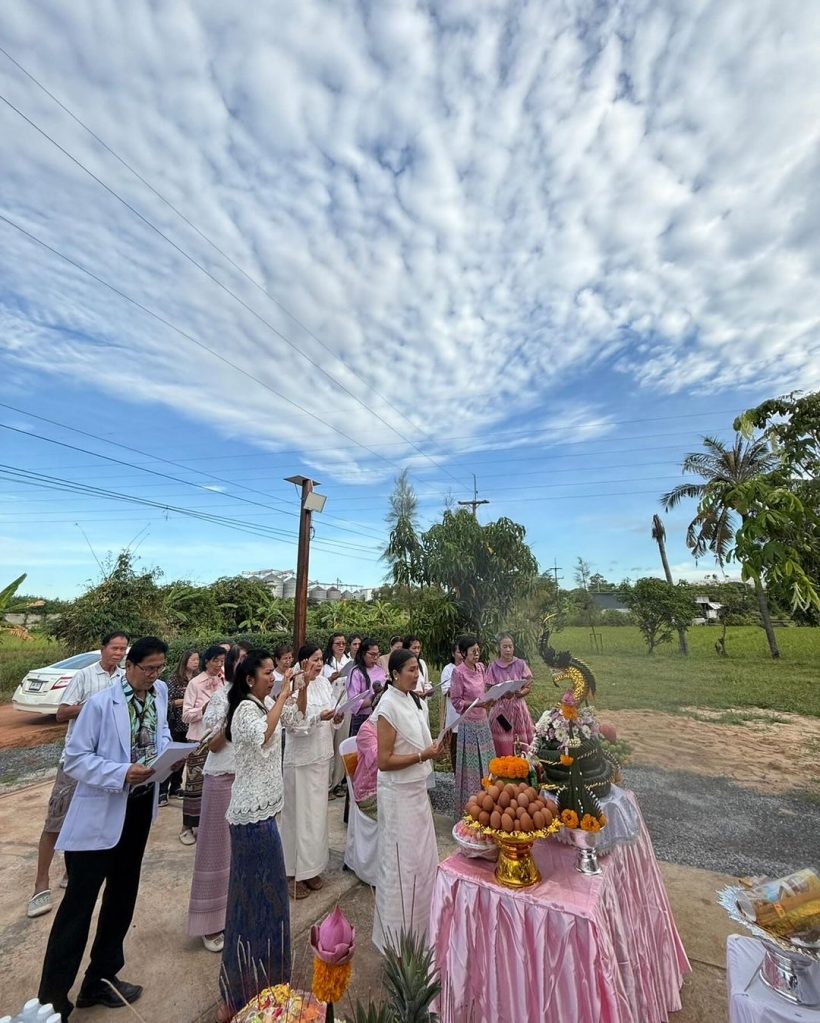 วันมงคล! ณเดชน์ ทำบุญขึ้นบ้านใหม่ที่ขอนแก่นเรียบง่ายน่าอยู่