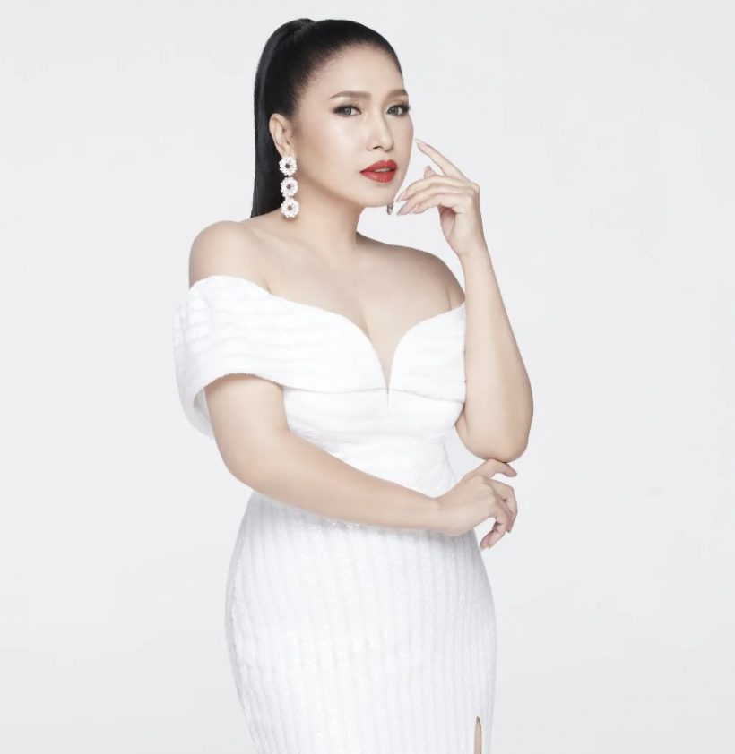 ดาราสาวตัวแม่ ซุ่มคุยสาวหล่อ แต่ยังไม่พร้อมเปิดตัว