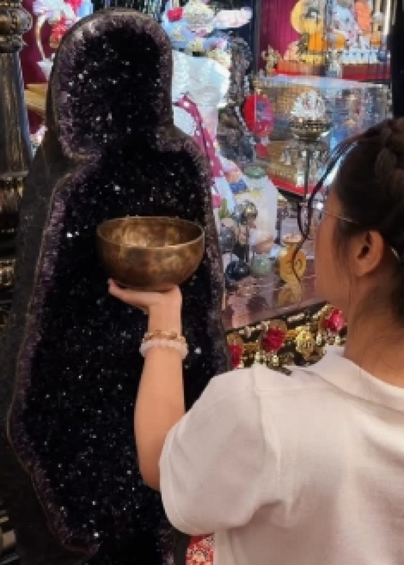 ตะลึง! กระแตทุ่มเฉียดล้าน ขนหินยักษ์เข้าบ้าน