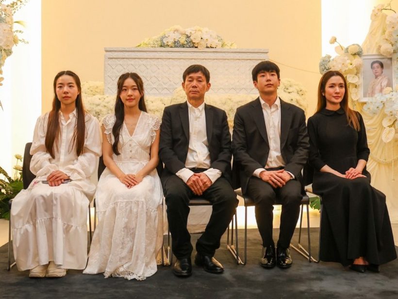 ชาวเน็ตแห่เมนต์หลังเห็นชุดที่แอฟ ทักษอร ใส่ไปร่วมงานคุณแม่นนกุล