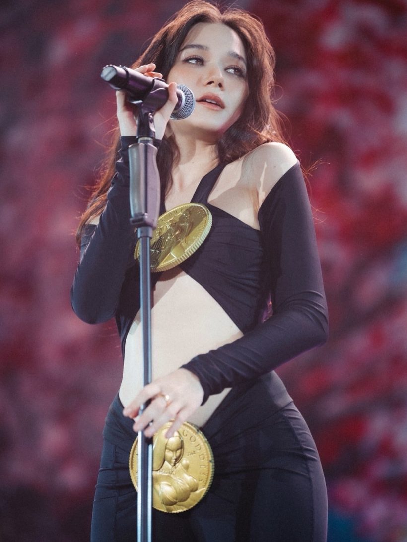 เคลียร์จบ! วี ไวโอเล็ต โชว์ให้เห็นเต็มๆตา หลังโดนลือท้อง?