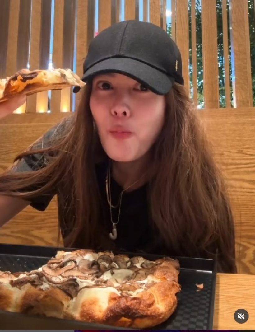 ไม่ได้กินแต่อาหารนก! "เจนี่" ฟาดพิซซ่าโชว์... แต่หุ่นยังลีนเวอร์!