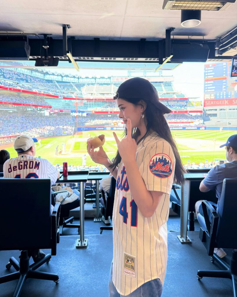 ยิ้มเดียวตายเรียบ! แอลลี่ ดาเมจแรง ลุคใหม่ทำใจละลายทั้งประเทศ