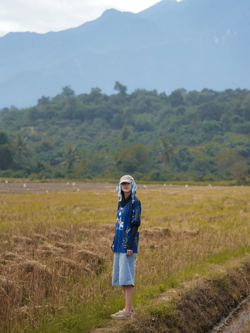 คู่รักบันเทิงเฟดงานในวงการ ลุยท้องนาเกี่ยวข้าวไม่ห่วงหล่อสวย