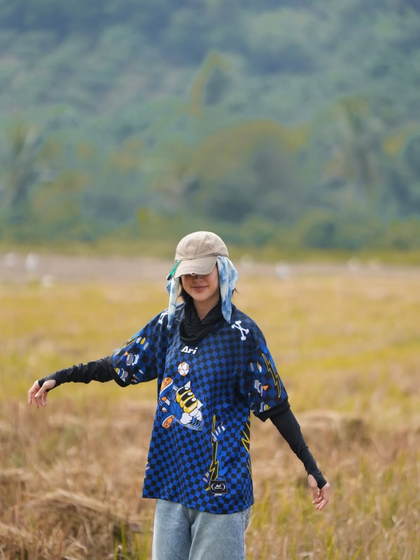 คู่รักบันเทิงเฟดงานในวงการ ลุยท้องนาเกี่ยวข้าวไม่ห่วงหล่อสวย