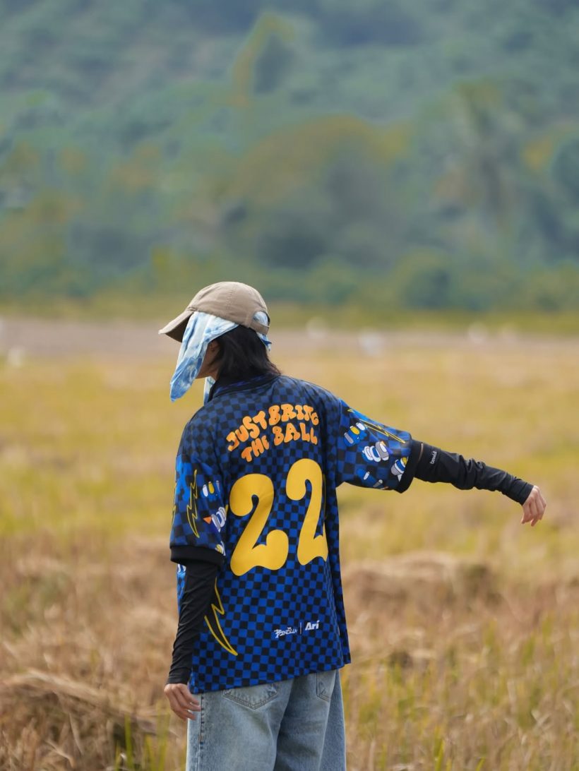 คู่รักบันเทิงเฟดงานในวงการ ลุยท้องนาเกี่ยวข้าวไม่ห่วงหล่อสวย