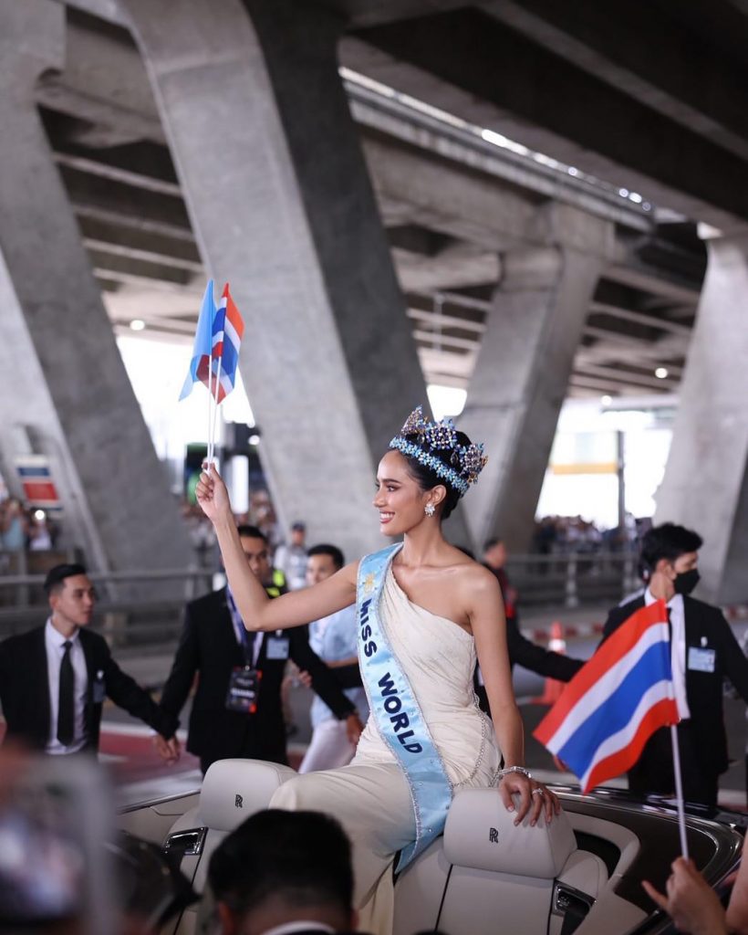 2นางงาม เสิร์ฟของโปรดโอปอล สุชาตา ทันทีหลังเหยียบแผ่นดินไทย
