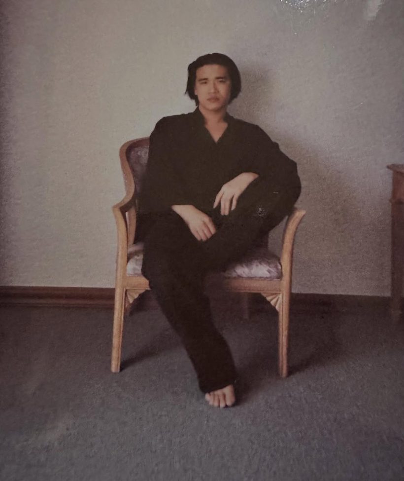 ความหล่อส่งต่อรุ่นสู่รุ่น ภาพพ่อพระเอกดัง กลายเป็นไวรัลชั่วข้ามคืน