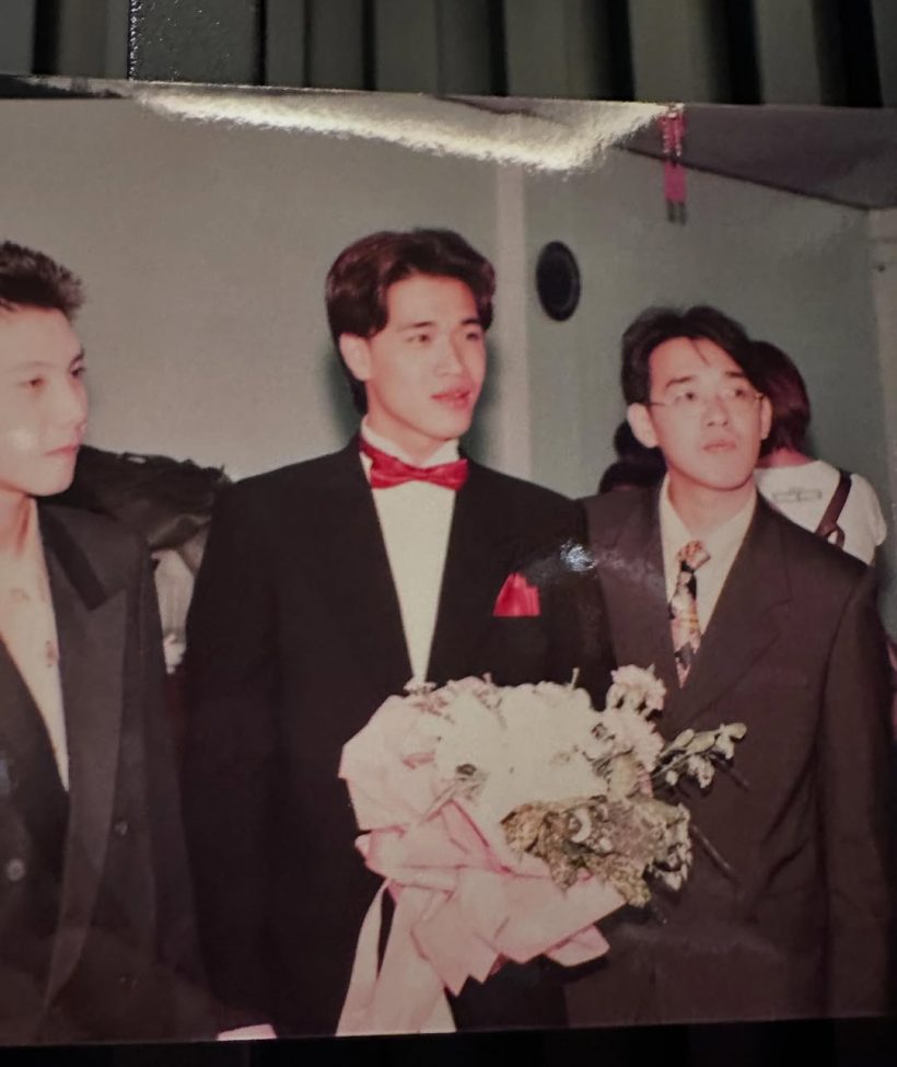 ความหล่อส่งต่อรุ่นสู่รุ่น ภาพพ่อพระเอกดัง กลายเป็นไวรัลชั่วข้ามคืน