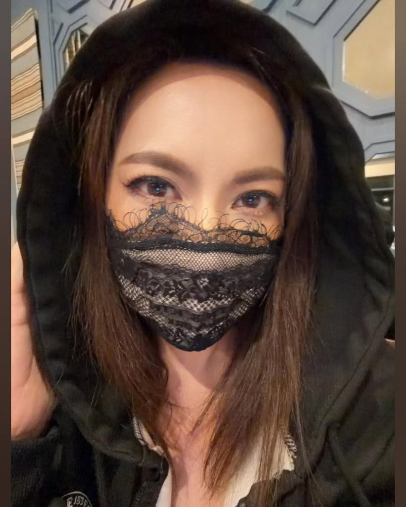 ดาราสาวดัง ซื้อของตามลิซ่าไวมาก นี่แหละแฟนคลับตัวจริง