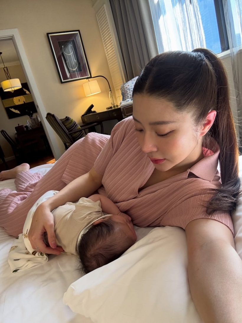 เธอคนนี้ เป็นแม่ลูกอ่อนที่สวยมาก แม้นอนน้อย-หัวฟู