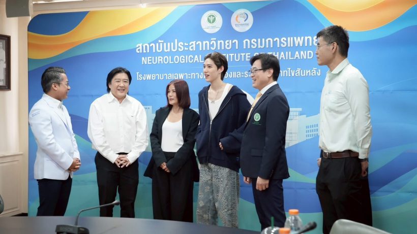 สุดยอด!พีพี กฤษฏ์ ควงครอบครัว-แฟนคลับ! บริจาคเงิน 2 ล้านบาท