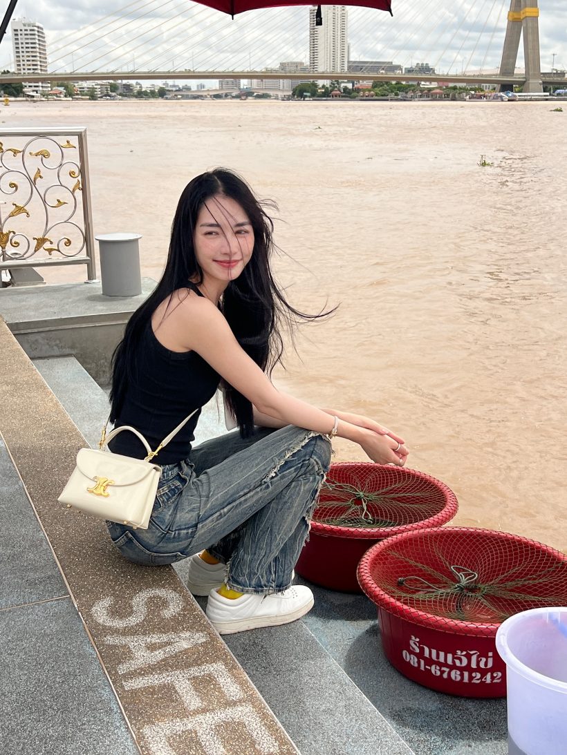 มิ้นท์ รัญชน์รวี ฉลองวันเกิด 27 ปีสุดอบอุ่น ก้มกราบเท้าพ่อแม่