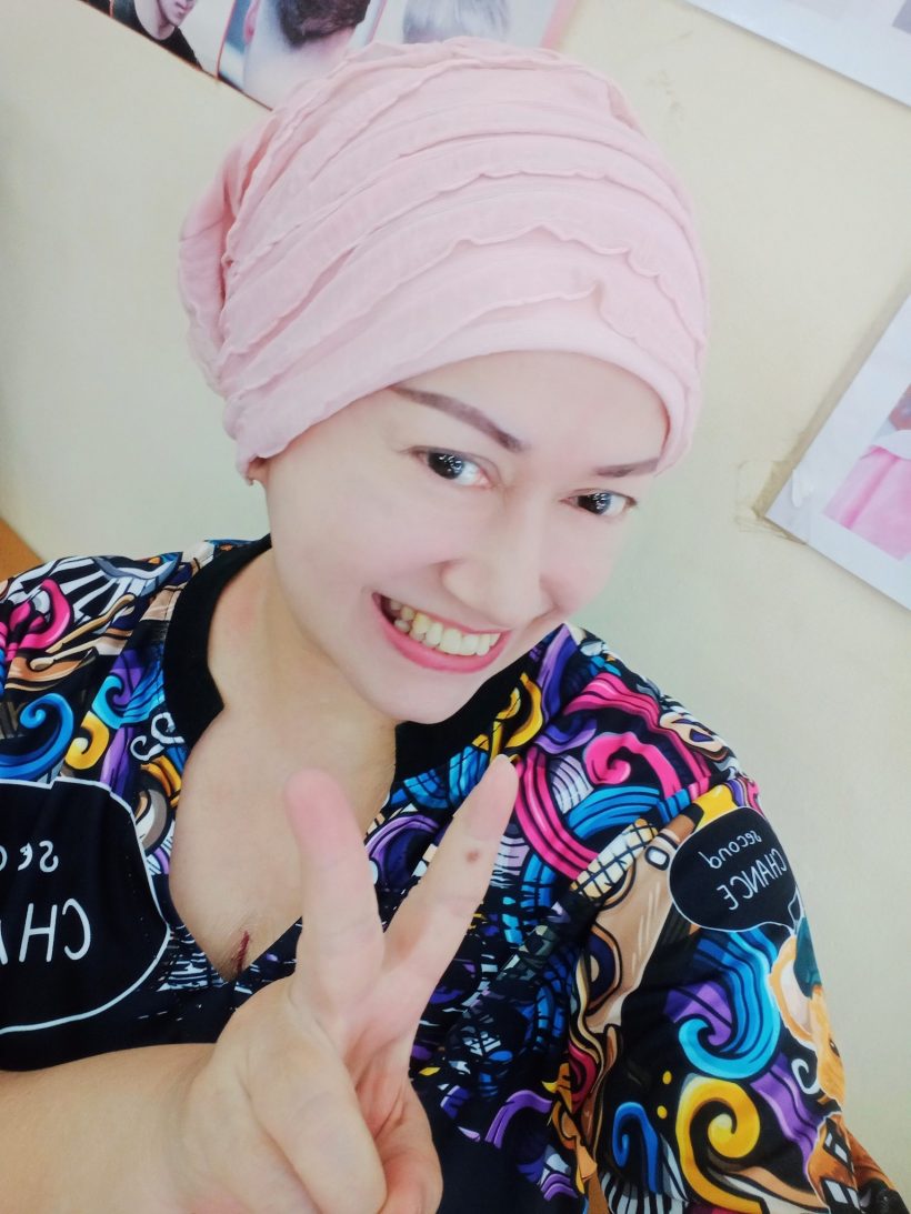 ส่งกำลังใจ อดีตนางเอกดัง โกนผมแล้ว เตรียมรักษามะเร็ง