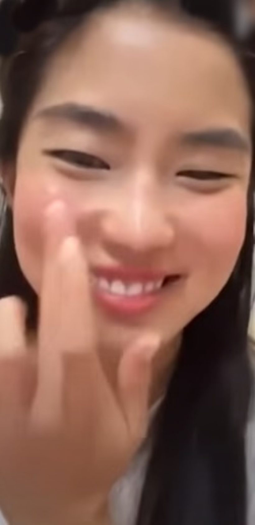 ก้อย อรัชพร เสียอาการ! โดนชงเข้ม ท็อปทศพล กลางไลฟ์สด