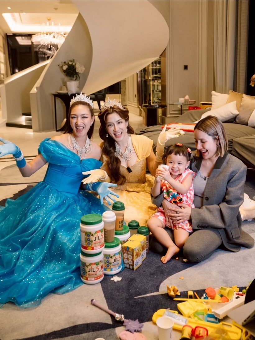 น้องโมเน่ไม่ธรรดา ขนาดซุปตาร์ระดับประเทศ ยังมาไลฟ์ด้วย