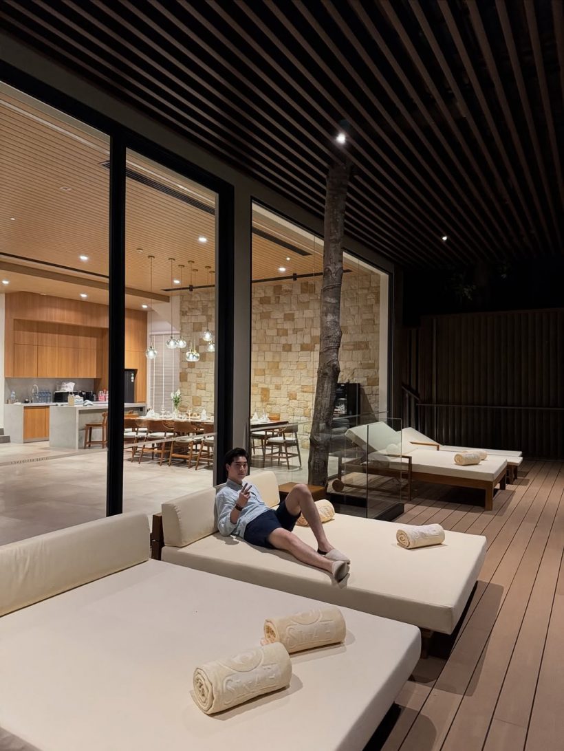 มิย่าควงหนุ่มหล่อฉลองปีใหม่ แต่เอ๊ะ หน้าคุ้นมาก