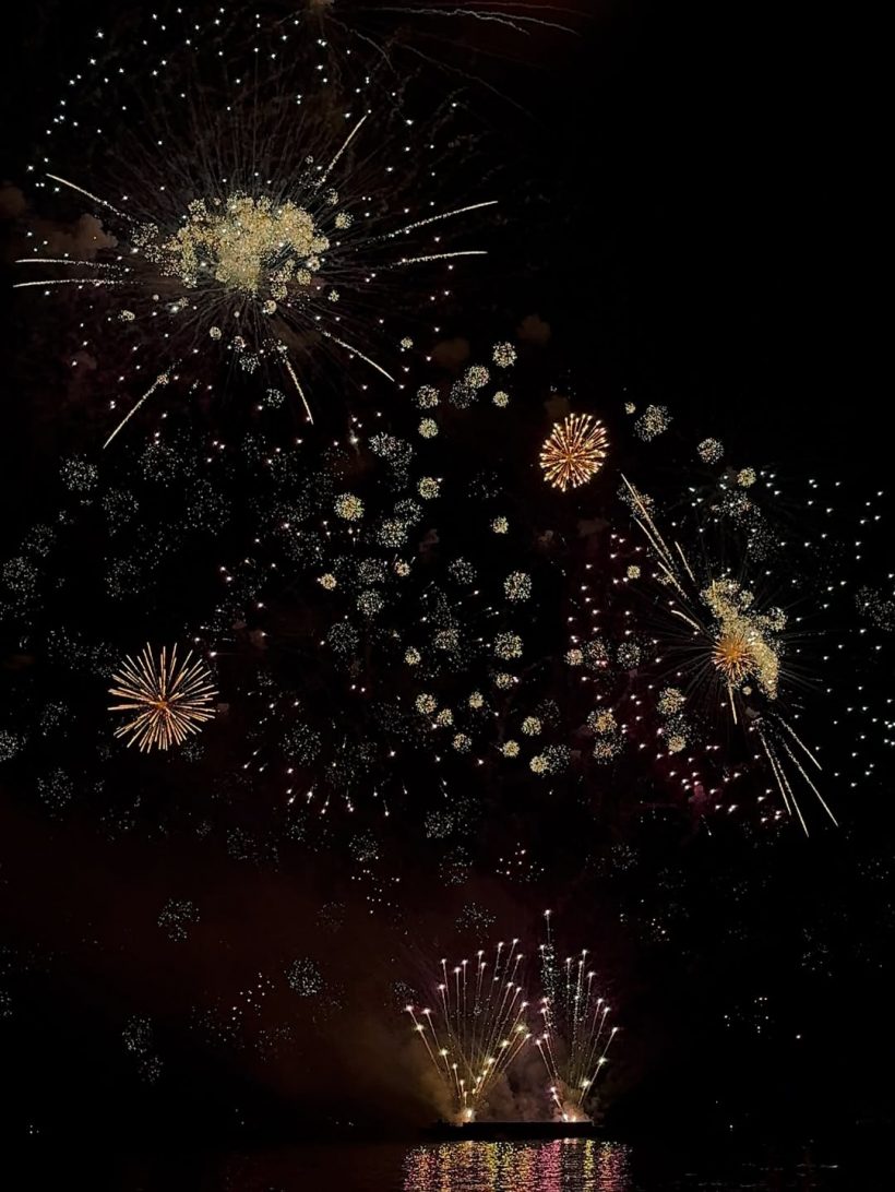 มิย่าควงหนุ่มหล่อฉลองปีใหม่ แต่เอ๊ะ หน้าคุ้นมาก