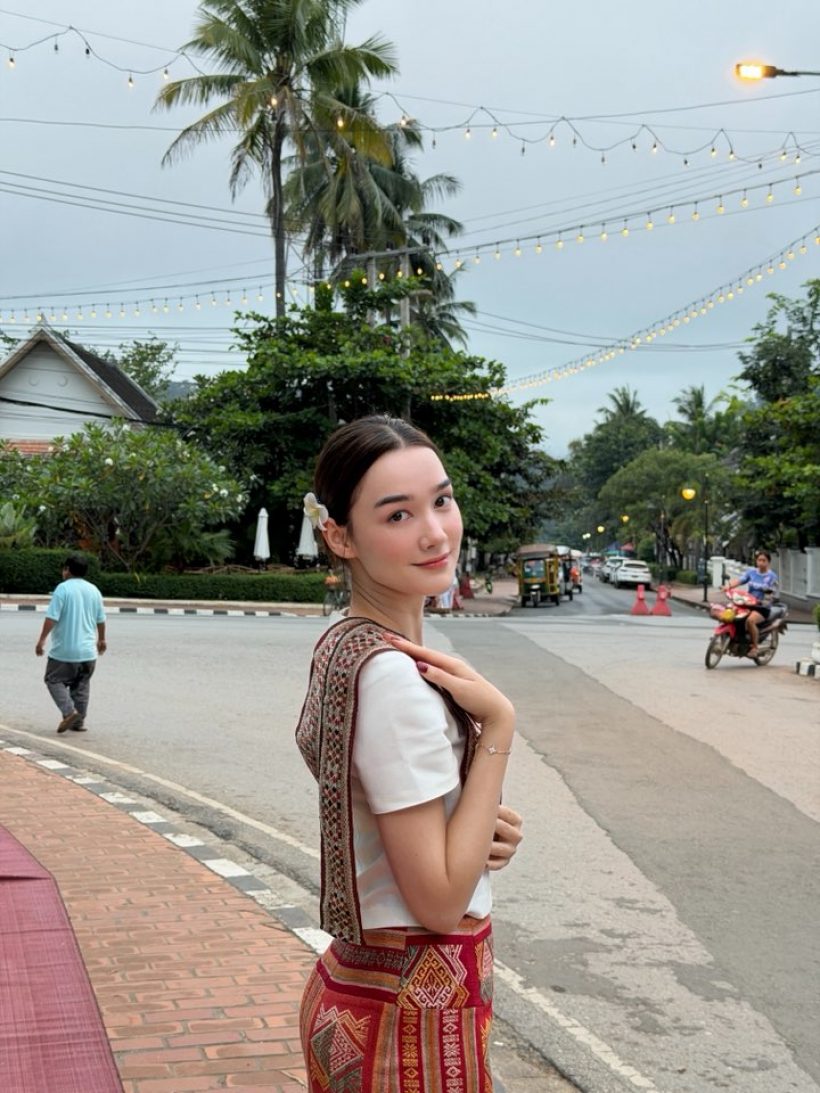 เกินต้าน! เดียร์น่า ฟรีโป้ บุกสปป.ลาว ด้วย2ลุคสุดจึ้ง