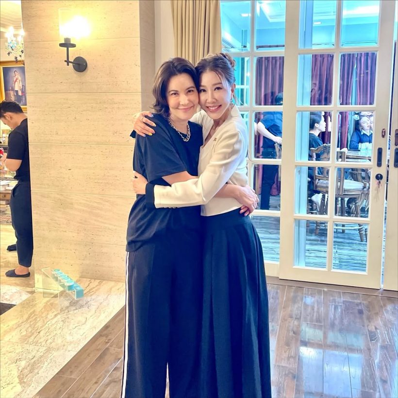 อุ๊ย! ดารารุ่นใหญ่ สวมกอดธัญญ่า พร้อมลั่นแรงถึง ผญ.บางคน