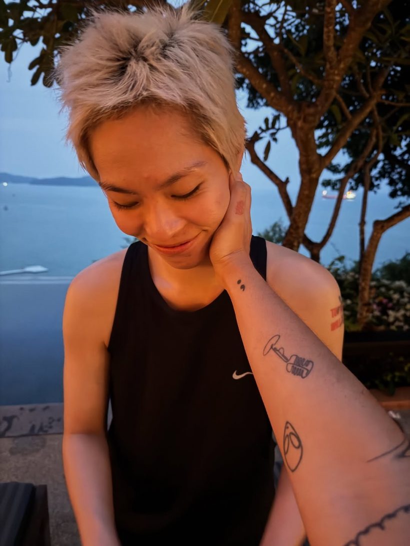 แฟนใหม่หรือเปล่า? ซิลวี่ ลงช็อตเด็ดคู่นักร้องสาวดัง หน้าคุ้นๆ