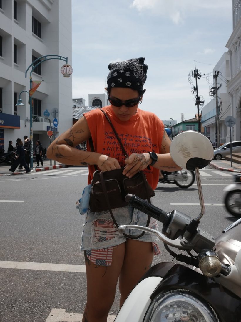 แฟนใหม่หรือเปล่า? ซิลวี่ ลงช็อตเด็ดคู่นักร้องสาวดัง หน้าคุ้นๆ