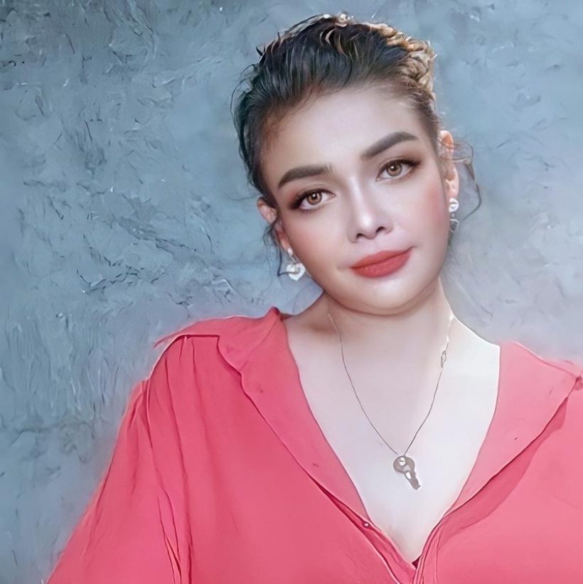 เอฟซีสุดเสียดาย! นักร้องคนนี้เลิกงานร้องเพลงแล้วนะ