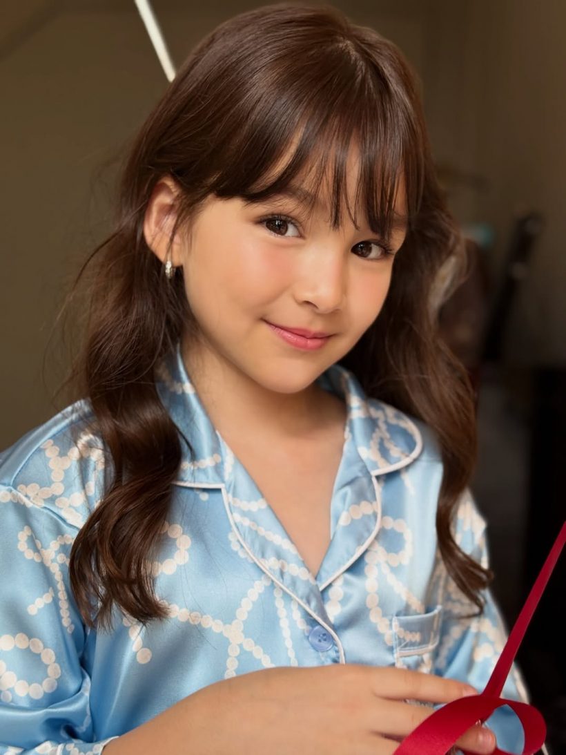 โอ้โห! ลูกสาวใครเนี่ย หน้าสวยมาก อายุเเค่ 5 ขวบเอง