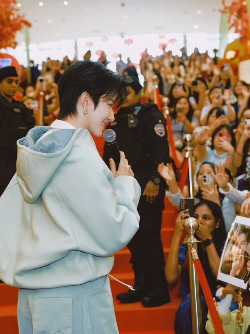 ดาราหนุ่มไทย ทำห้างแตก ปรากฏตัวอีเวนต์ที่มาเลเซียครั้งแรก