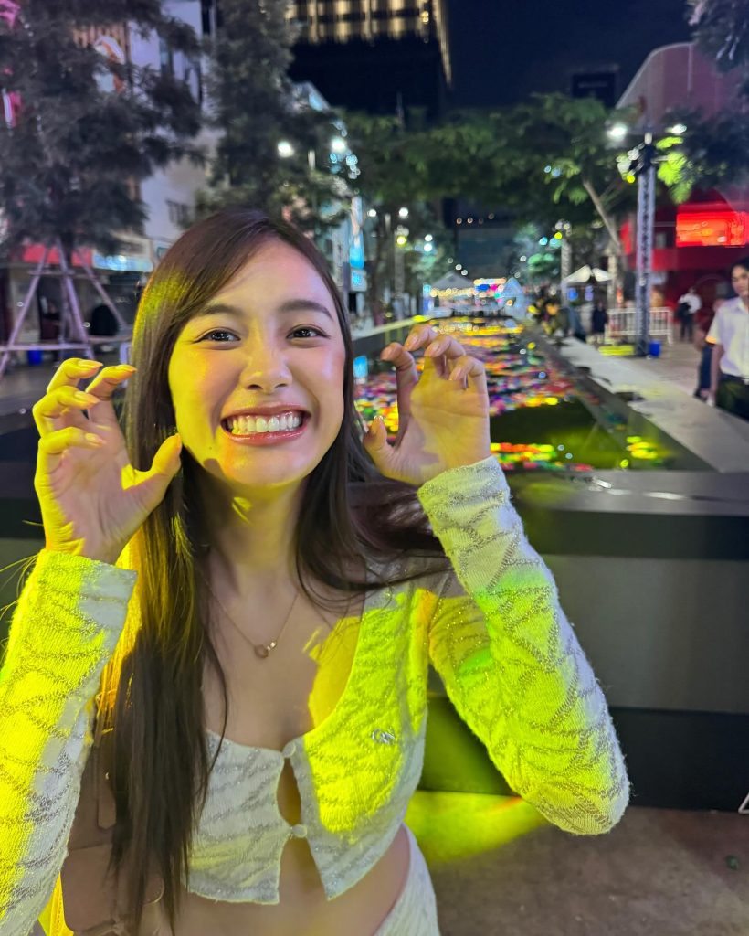 นางเอกช่องดัง ลิปซิงก์เพลงแบบอึ้งจุกๆ อกแตกตายหรือยัง แฟนๆเมนต์สนั่น