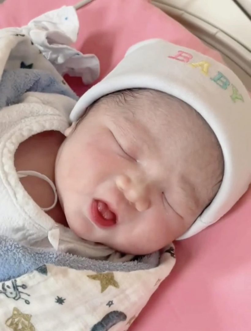 แซ่ซ้องยินดี! นักร้องสาวดัง คลอดลูกชายคนแรกแล้ว