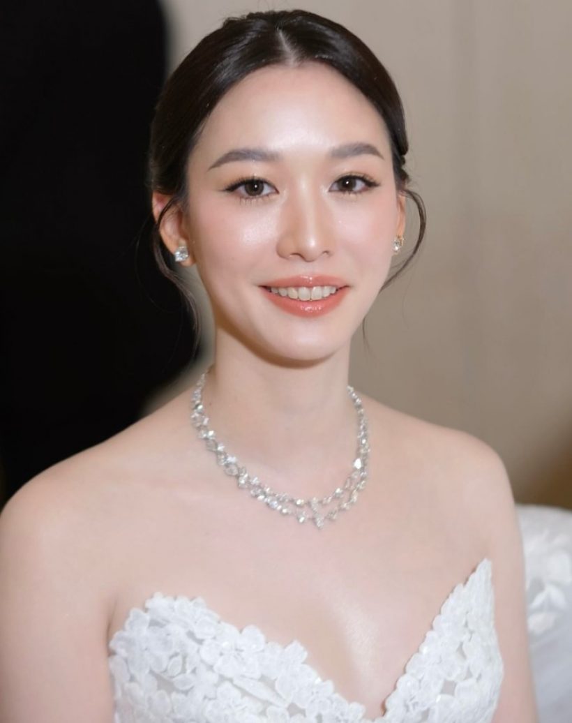 2 ตระกูลดัง วิวาห์ชื่นมื่น บ่าว-สาว หล่อสวยเหมาะสมกันมาก