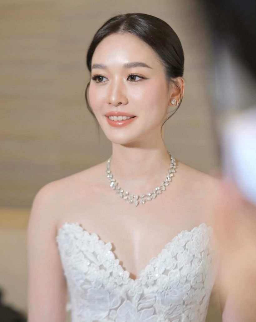 2 ตระกูลดัง วิวาห์ชื่นมื่น บ่าว-สาว หล่อสวยเหมาะสมกันมาก