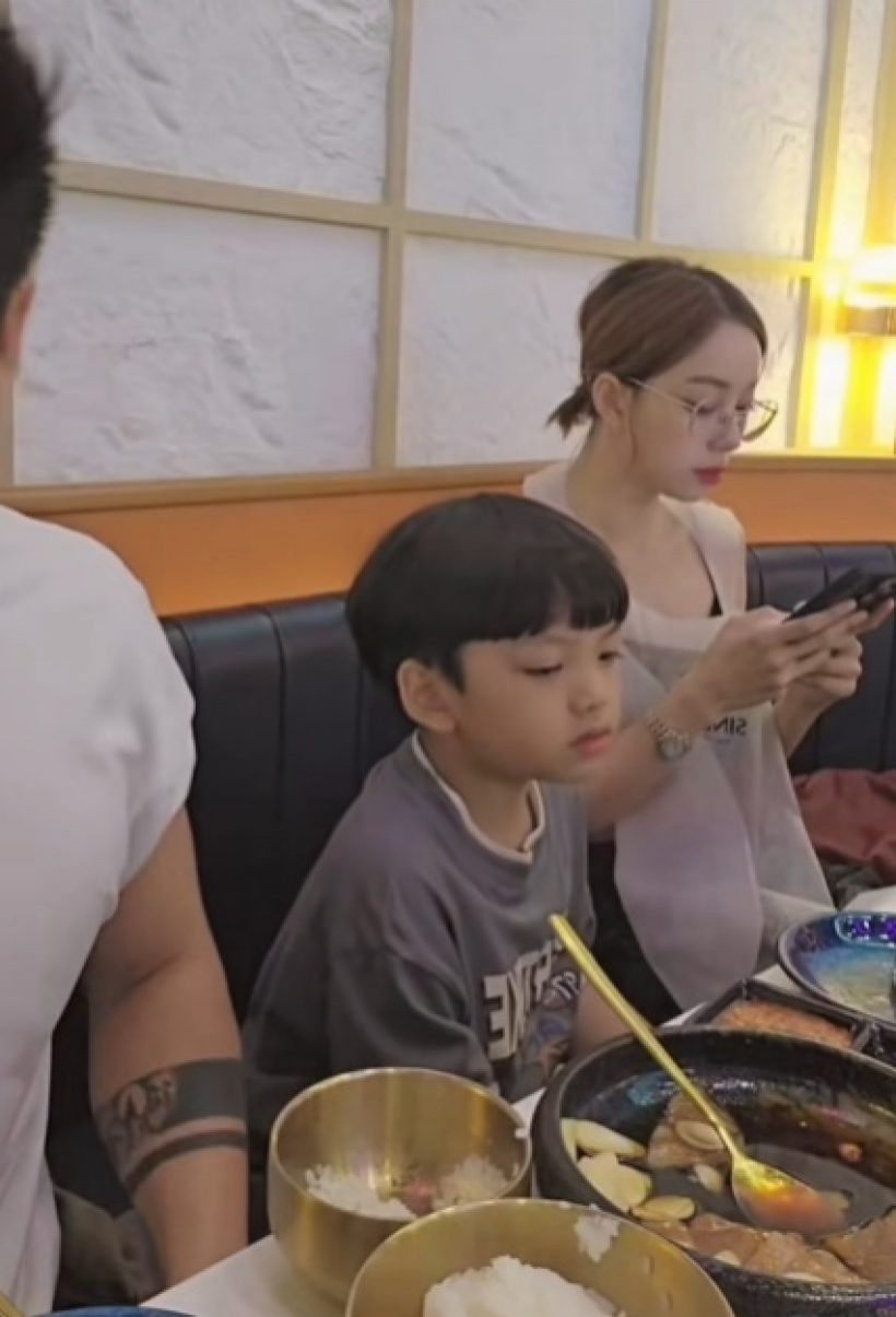 ดาราหนุ่มดัง พาแฟนเก่า-แฟนใหม่ ร่วมโต๊ะทานข้าวด้วยกัน