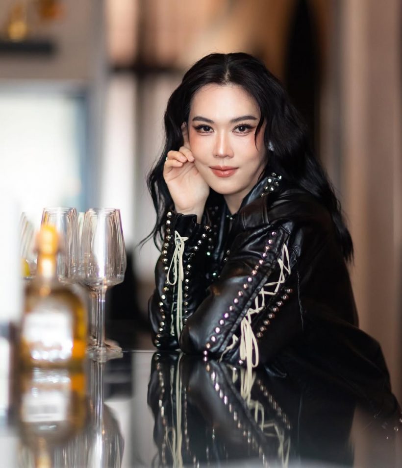ดราม่า! เมย์ เฟื่องอารมย์ ไลฟ์ตอบคำถาม ถูกวิจารณ์ยับ เครียดไปมั้ย?