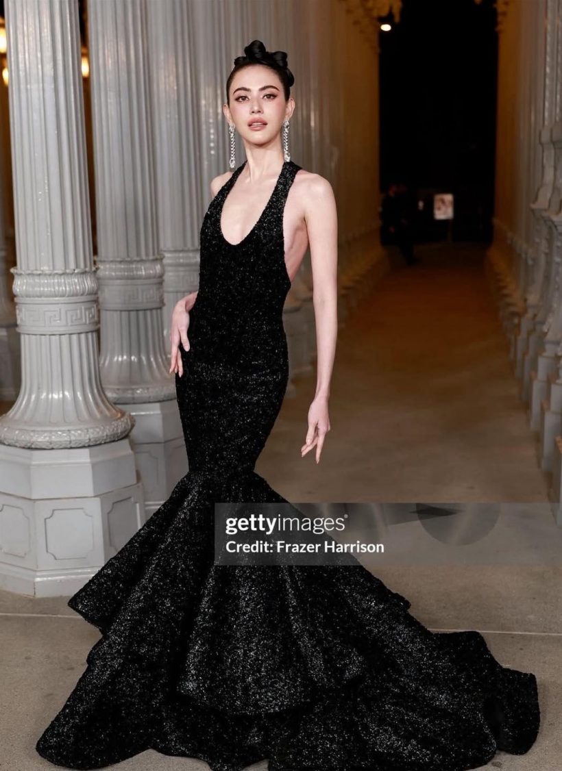สวยทะลุฮอลลีวูด! "ใหม่ ดาวิกา" จึ้งมากในงาน LACMA Gala ที่ LA!