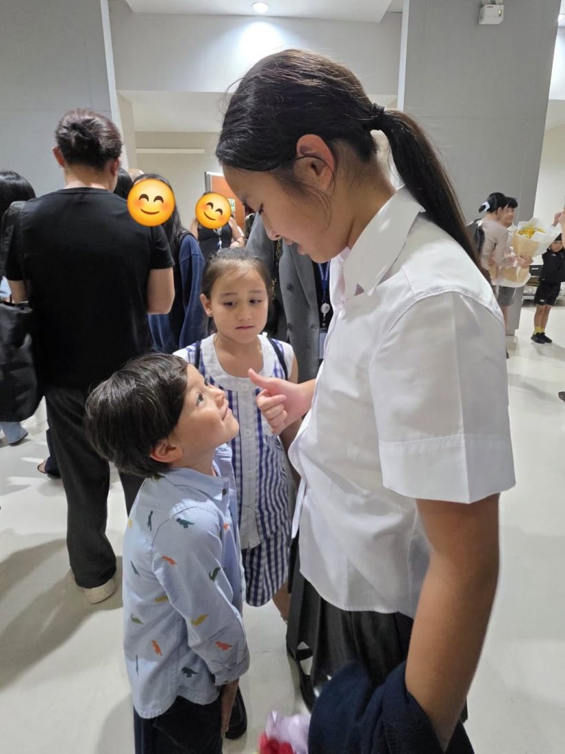 อบอุ่นต่อใจ แอฟ ควงนนกุล ซัพพอร์ตน้องปีใหม่ถึงโรงเรียน