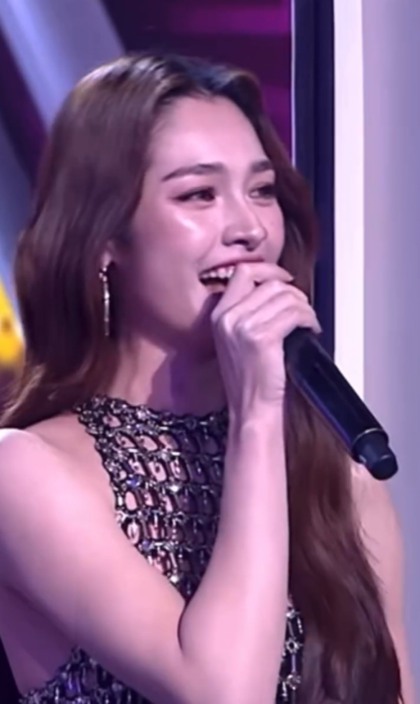 คิดไม่ถึง นางเอกช่อง 3 โผล่เยือนรายการ ร้องข้ามกำเเพง