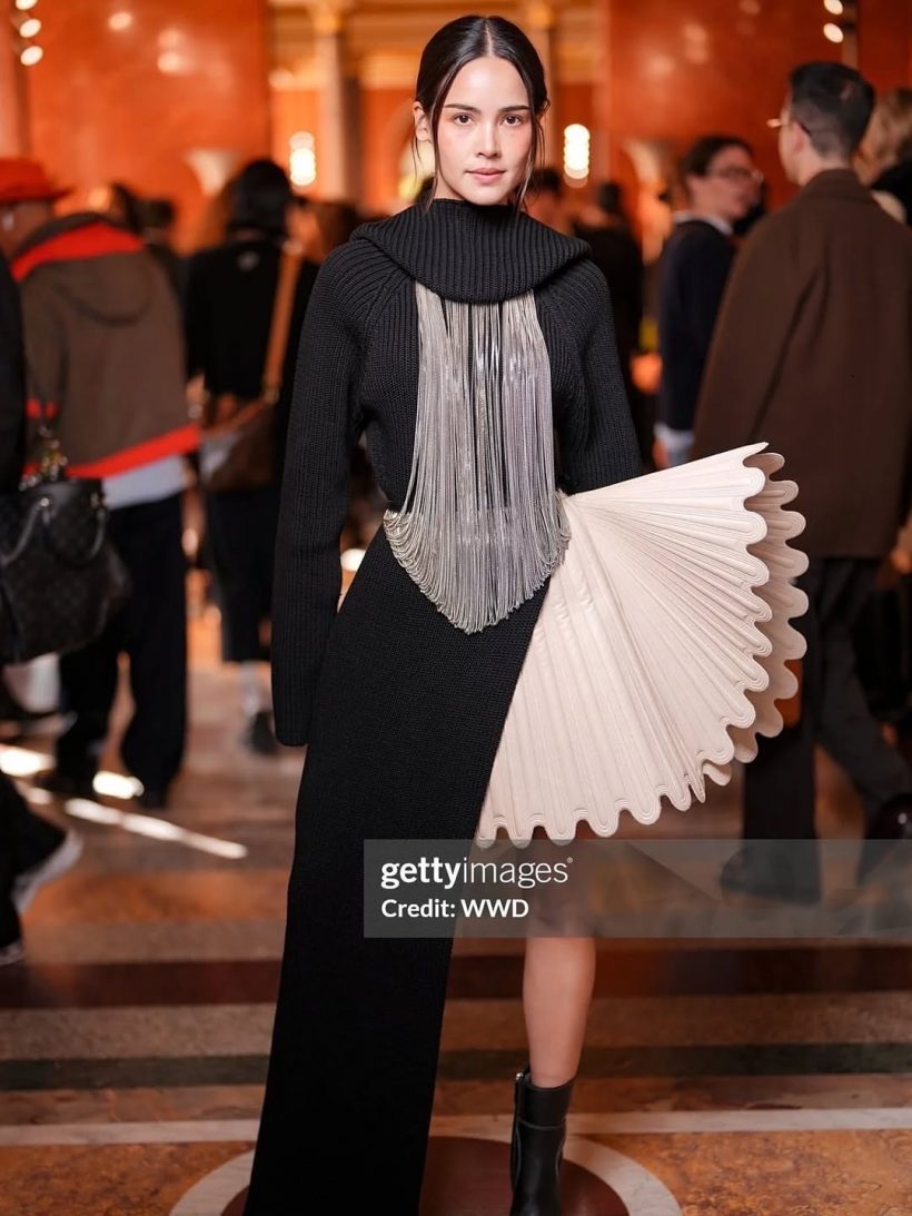 ส่องคอมเมนต์ ญาญ่า ร่วมงานใหญ่ เเต่ชุดที่ใส่เป็นประเด็นเดือด