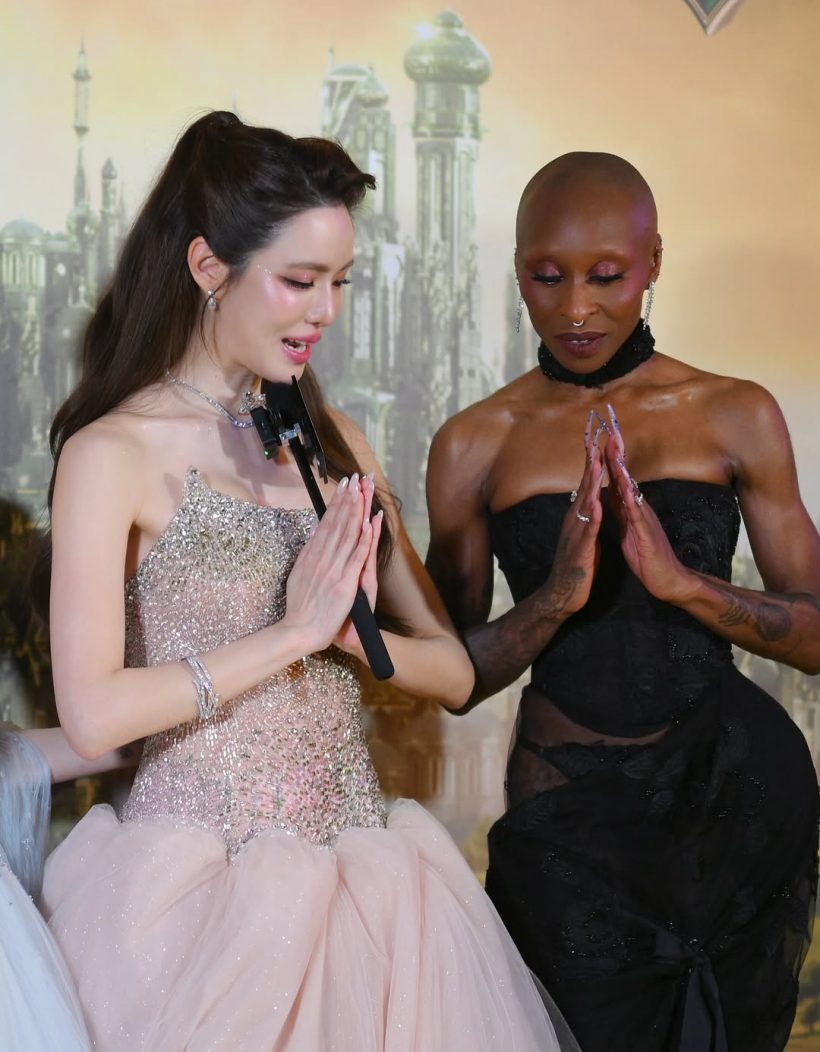 เกรซ กาญจน์เกล้า จะร้องไห้! กระทบไหล่ตัวแม่ระดับโลกเกินฝันมาก