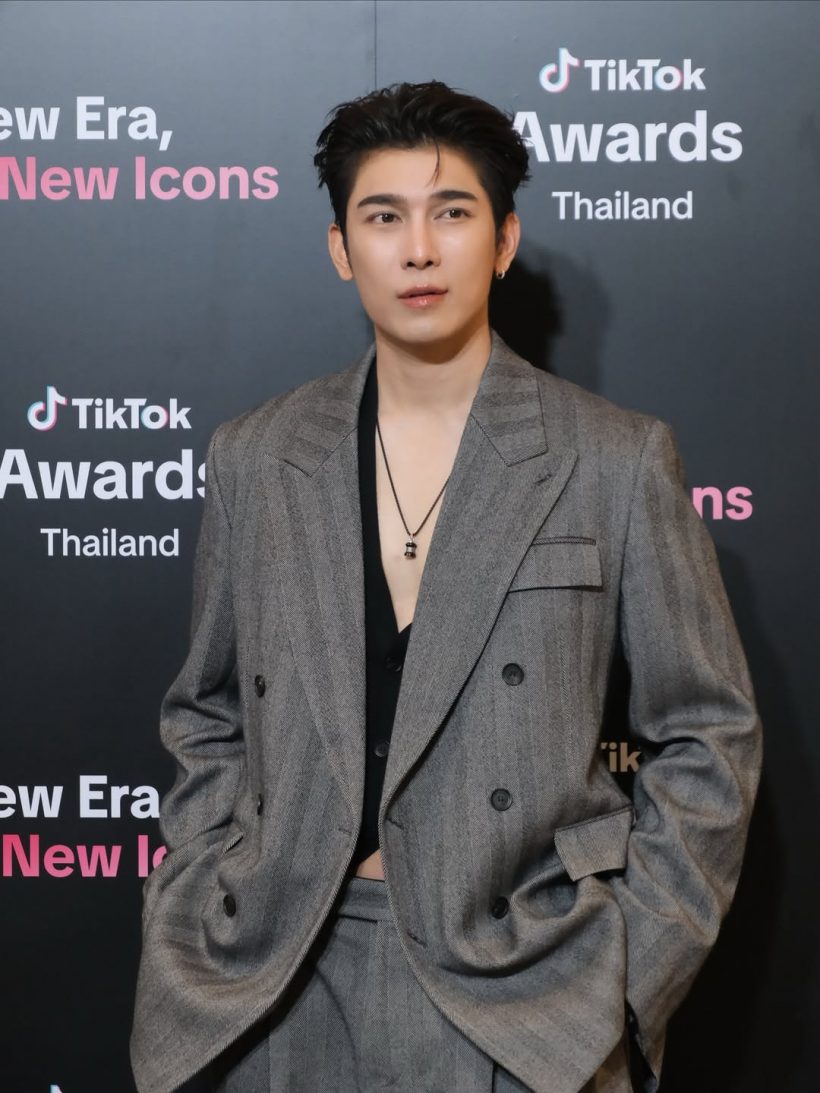 มิว ศุภศิษฏ์ โพสต์เล่า ไม่คิดว่าจะโดนขโมยสิ่งนี้..บนเครื่องบิน