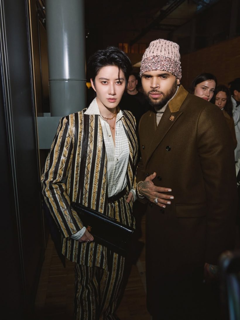 พระเอกดังเฉิดฉายกลาง Paris Fashion Week จนสื่อโลกจับตา