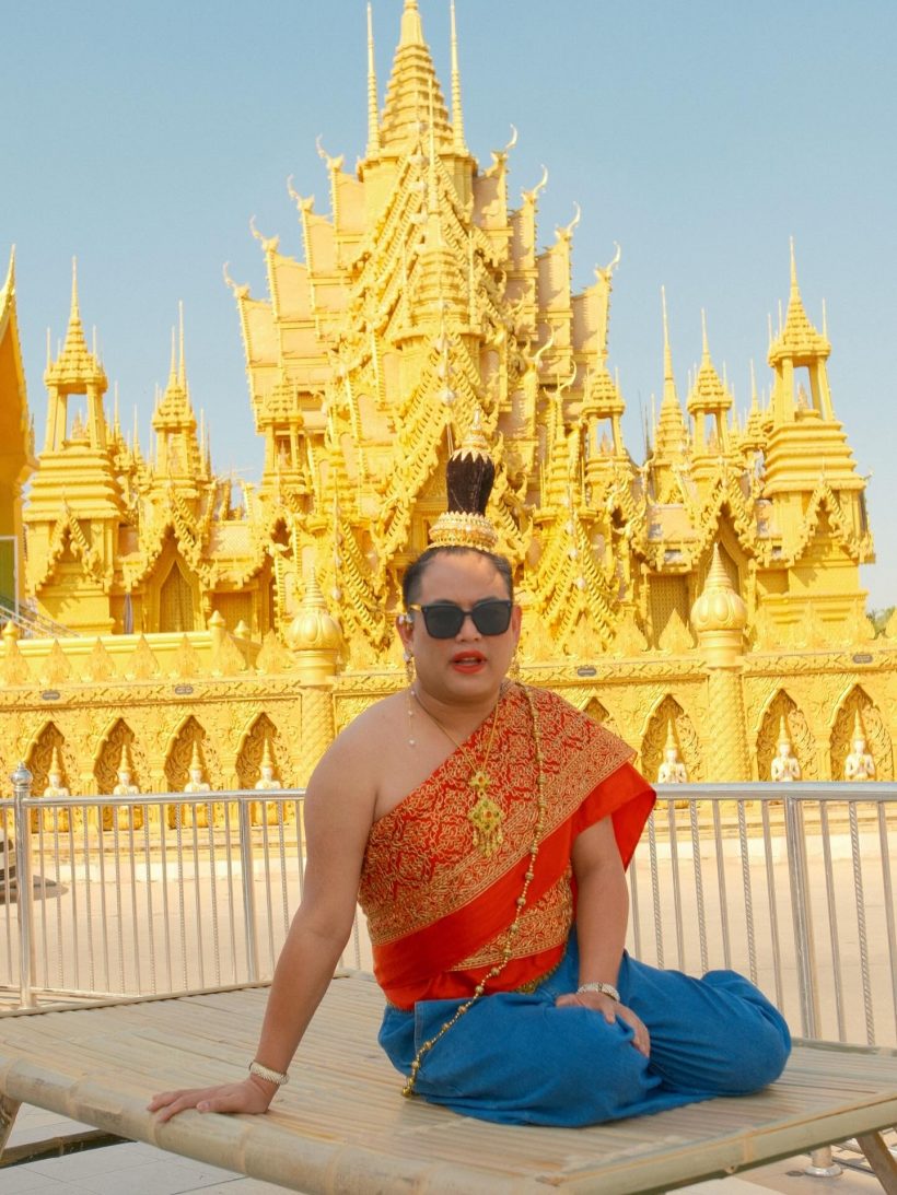 ดาราดัง โดนเข้าแล้ว! น้ำมันหมด ต้องเข็นรถกลางกรุง